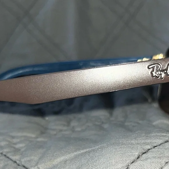 Womens Ray-Ban sunglasses. Can also be unisex. - Picture 3 of 5